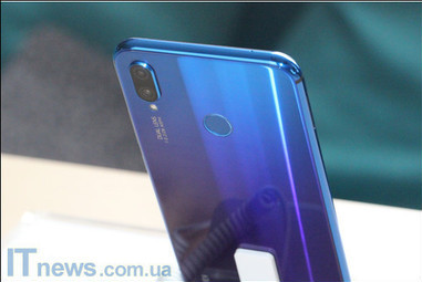 Стартуют продажи смартфона Huawei P smart+ - 17 августа со скидкой 1000 грн.