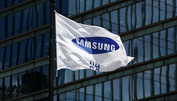 Samsung представит S10 с разными экранными сканерами пальцев
