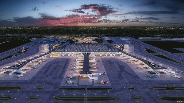 Самый большой в мире аэропорт начал работать